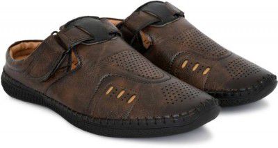 BOLLERO Men Brown Casual Sandal