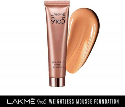 Lakmé 9 to 5 Weightless Mousse Foundation  (03 beige caramel, 25 g)