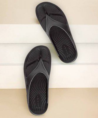 RED TAPE Slides (Black 6)