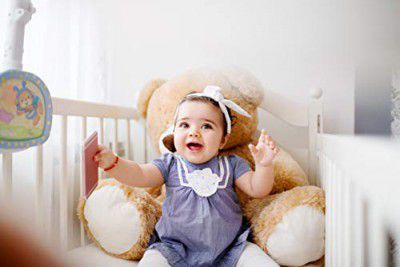 SAF Synthetic Figures Poster, Multicolor, Smiling Baby Doll with Teddy Bear, 30 cm x 45 cm x 0.2 cm,Figures